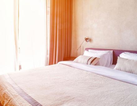 Experience Luxury & Comfort at Hotel Sunshine